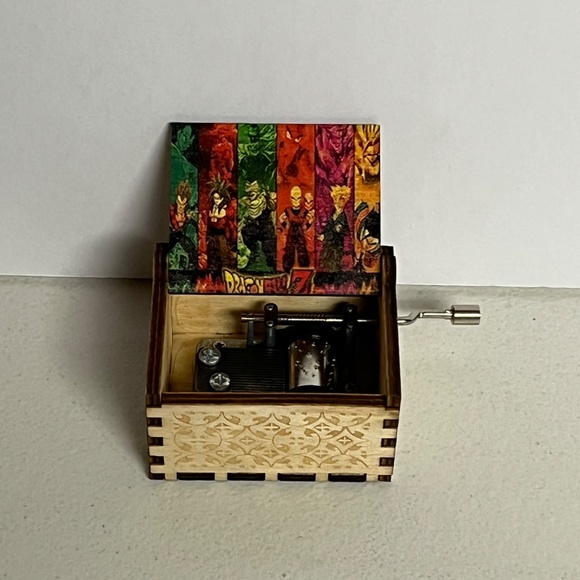 Dragonball Z Group  Hand Crank Wooden Music Box Red Green Goku Trunks Brolly - Picture 1 of 11